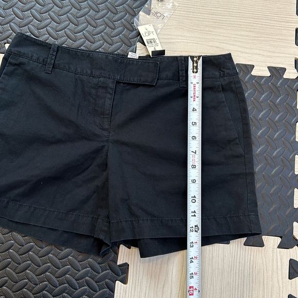 Ann Taylor loft cargo shorts in size 4 NWT - Picture 3 of 9